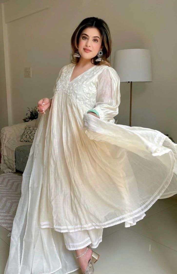 Women's Chanderi Silk Embroidered Anarkali Kurti With Pant and Dupatta - Image 4